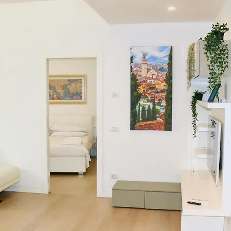 Romeo's House Nel Centro Storico Di - Free Parking Apartment